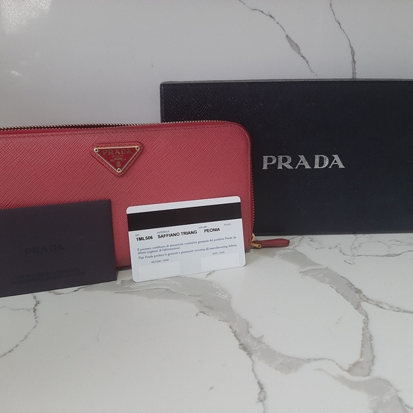 Prada pink wallet - Picture 12 of 16